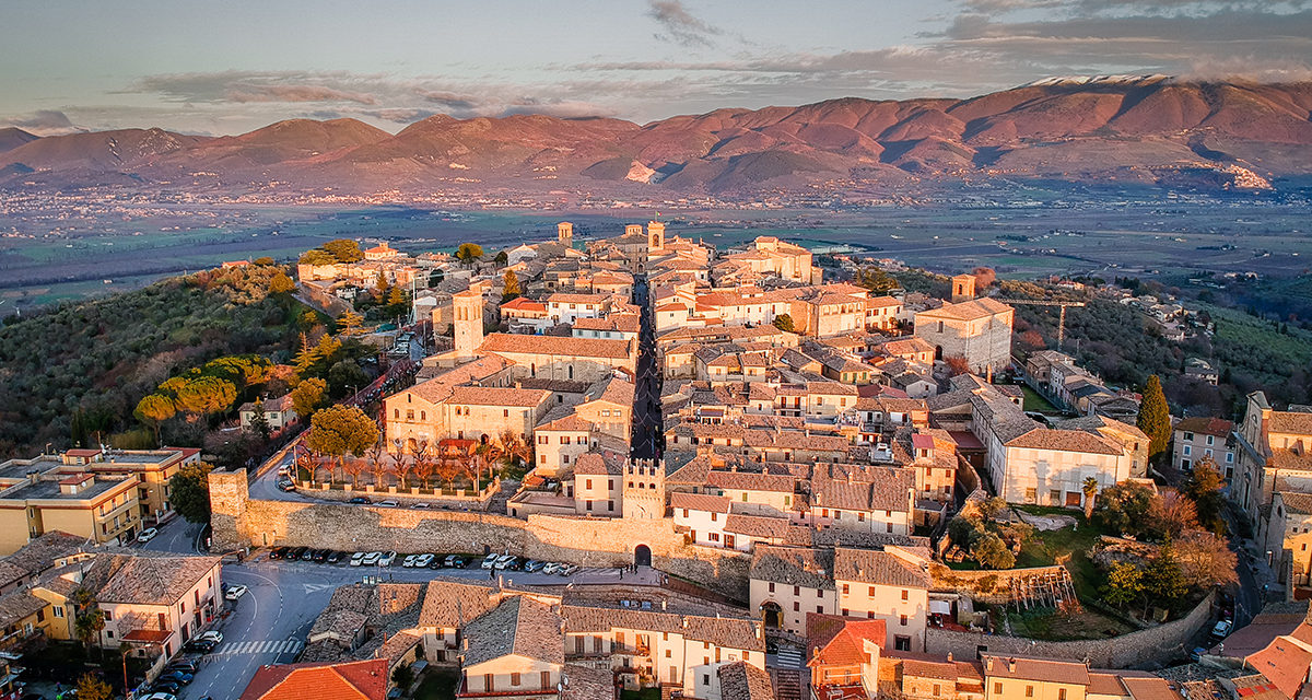 🍷 Agosto Montefalchese 2025: musica, tradizione e gusto nel cuore dell’Umbria