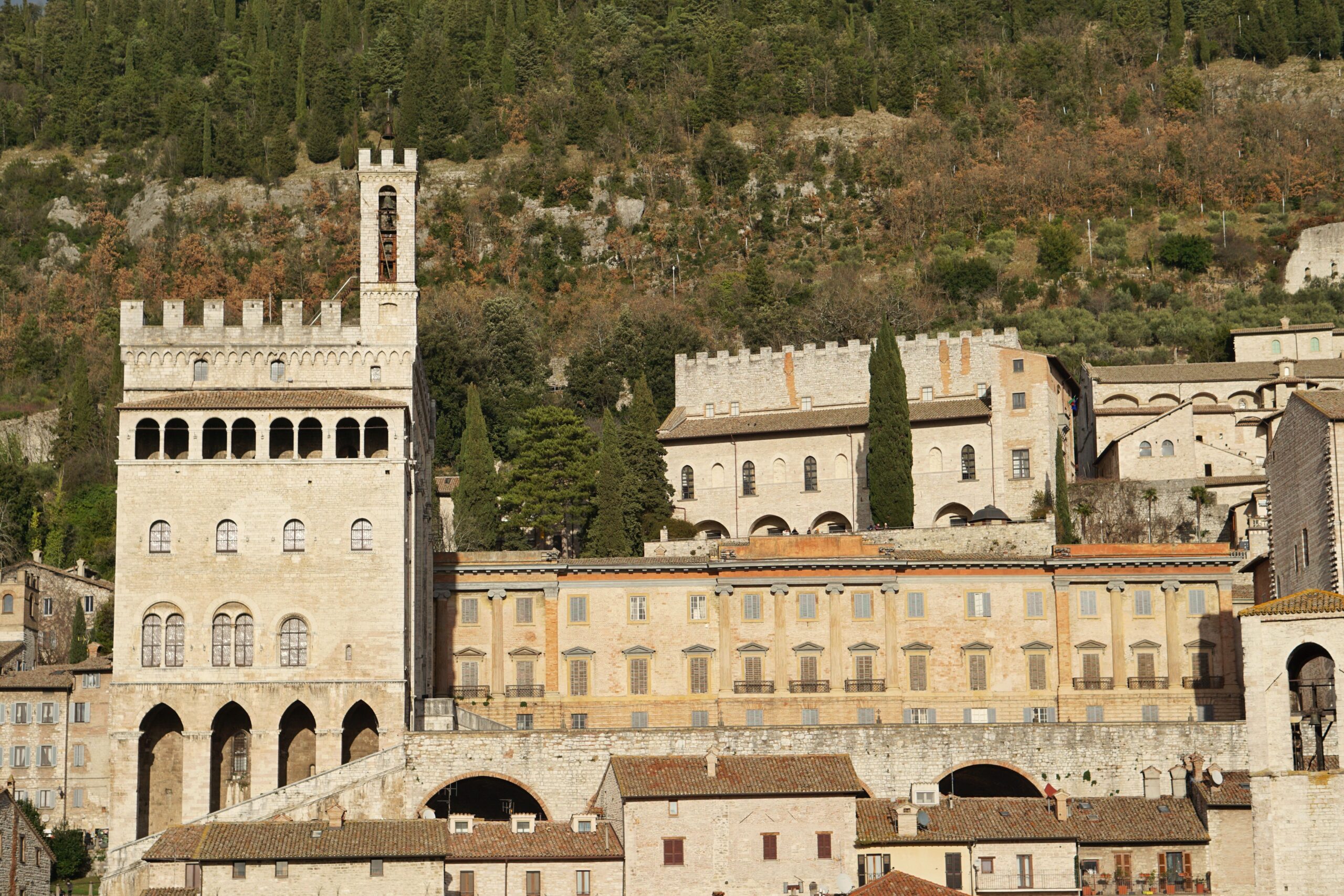Gubbio autunnale e la Pietra del Cero