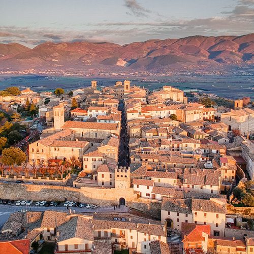 🍷 Agosto Montefalchese 2025: musica, tradizione e gusto nel cuore dell’Umbria